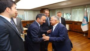 İsrail’e petrol satan SOCAR’ı makamında ağırladı